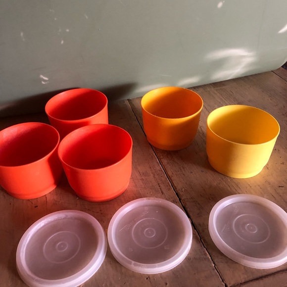 Tupperware mini cups with lids 8 pc Harvest Colors - Picture 3 of 5